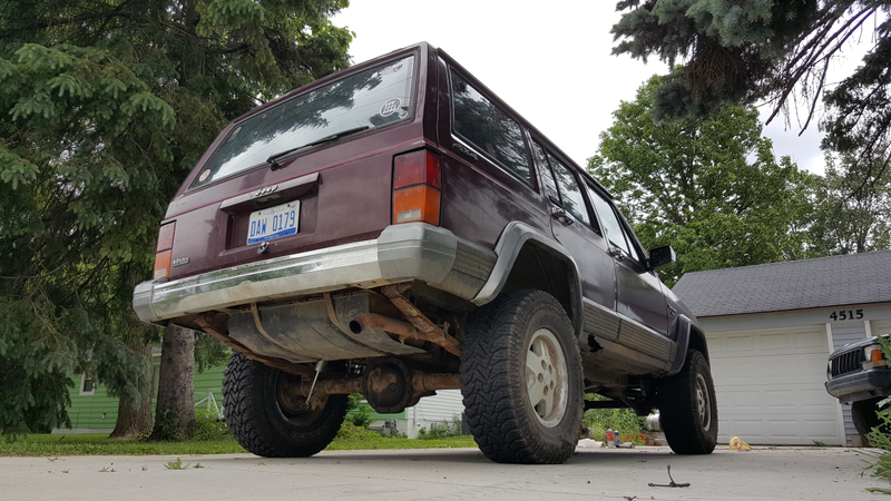 Illustration for article titled What It's Like Stepping Out Of A 250,000 Mile Junker And Into A $150,000 Acura NSX